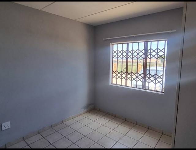 2 BEDROOM APARTMENT FOR SALE IN DAWN PARK